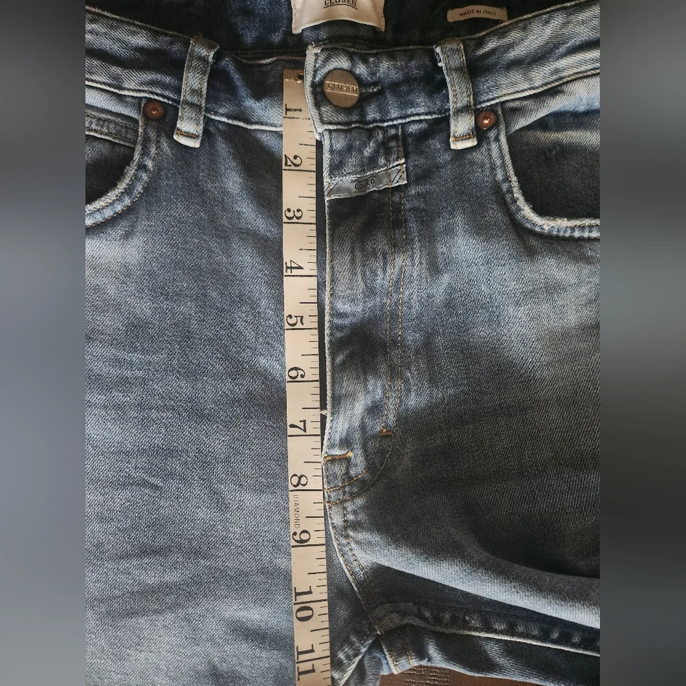 NWOT Men's Italian‎ Closed Straight Leg Jeans 32